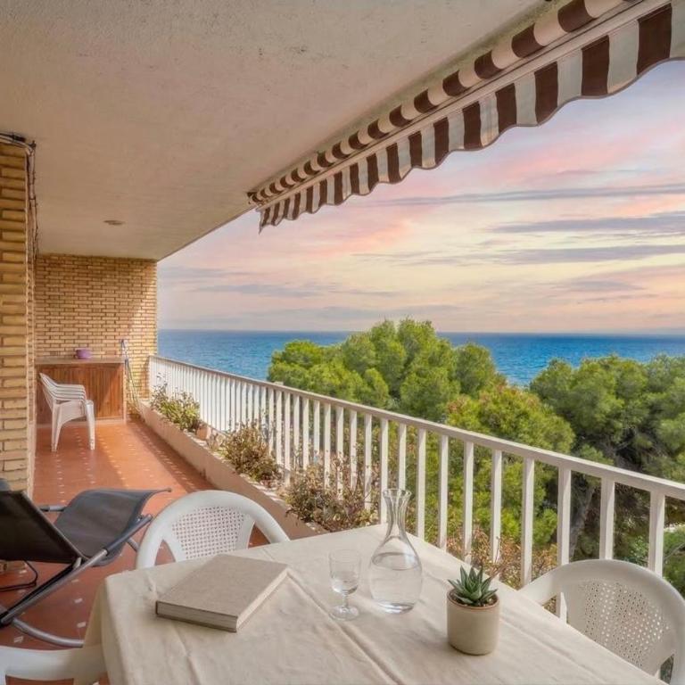 Con terraza con campo fútbol, pin pong con Parking - Apartamento de 2 dormitorios - 1