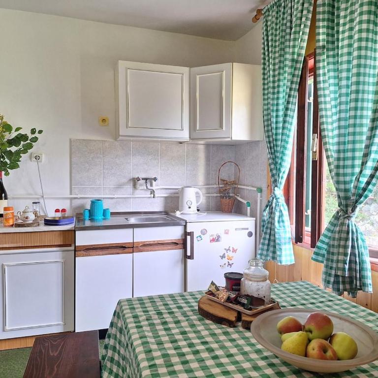 Cozy house Vrbanj, Via Dinarica Trail - Orjen - One-Bedroom House - 93