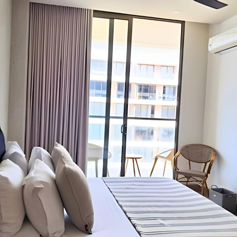 Oceanfront | 2 Suites | Direct Beach Access - Apartment - 5