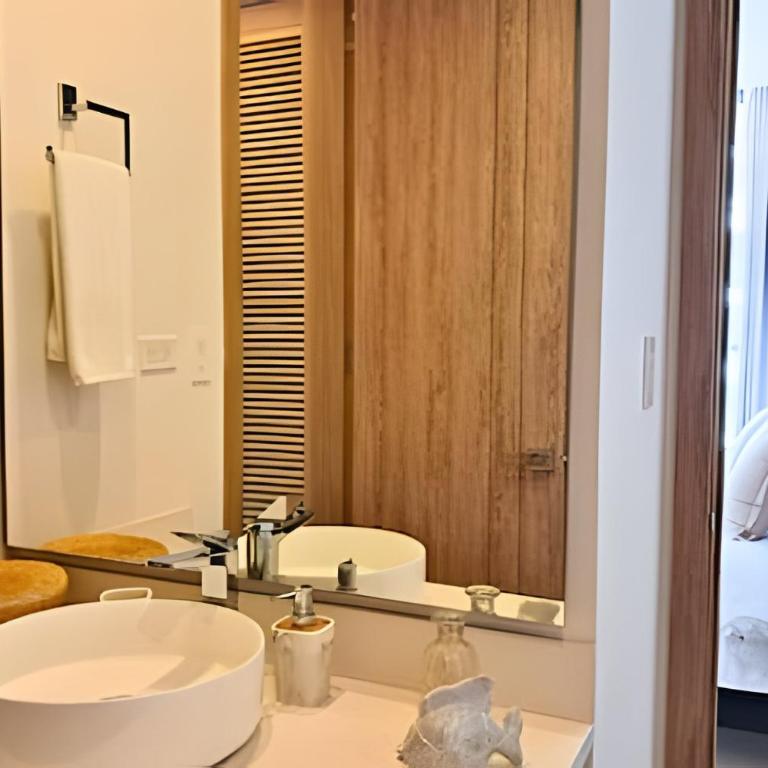 Oceanfront | 2 Suites | Direct Beach Access - Apartment - 20
