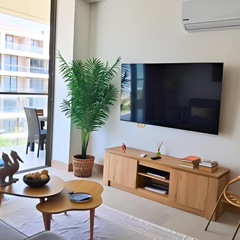 Oceanfront | 2 Suites | Direct Beach Access - Apartment - 24