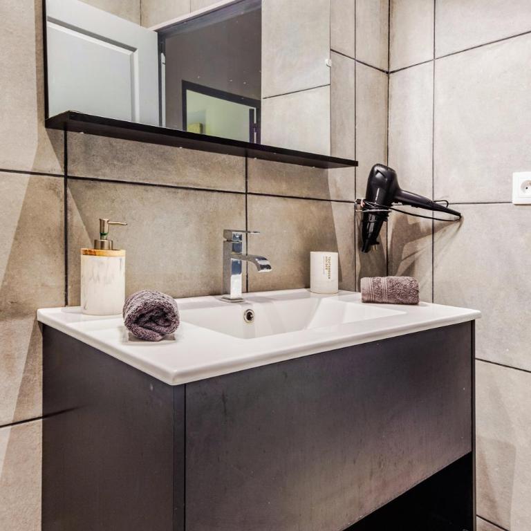 Superbe appartement lumineux 2 chambres Hyper centre - Appartement 2 Chambres - 15