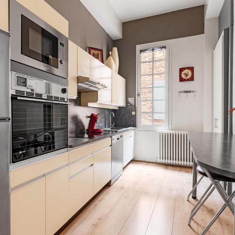 PIED A TERRE DE CHARME - 80 m2 - Hyper centre - Parking - Apartamento - 28