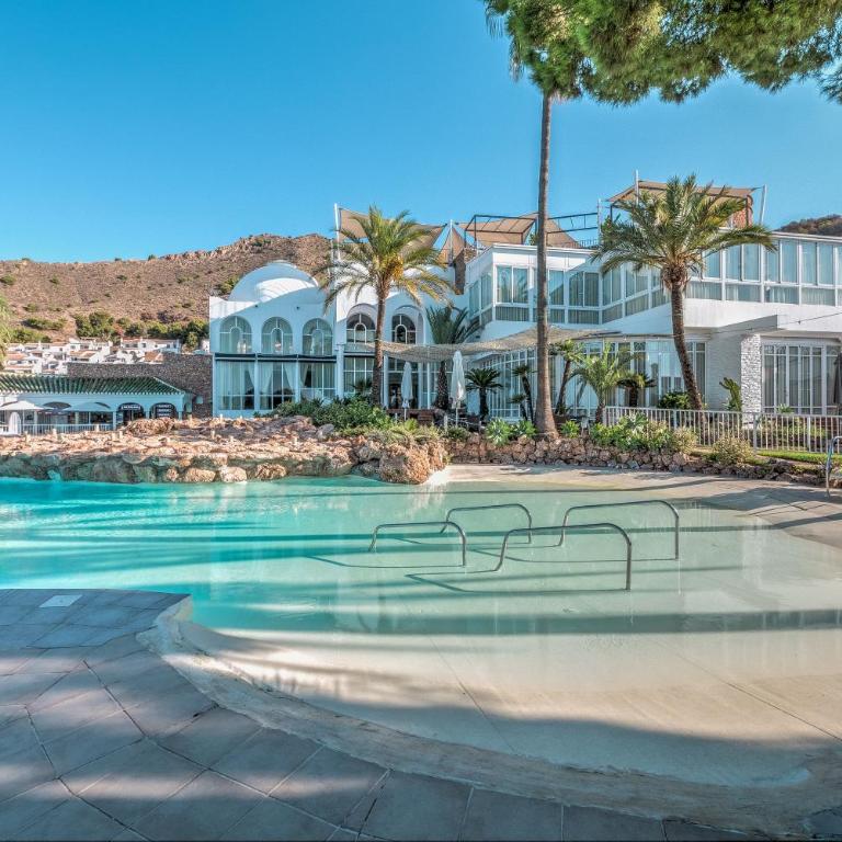 Apartment with Sea Views, Terrace & Pool, Nerja - Apartamento de 2 dormitorios - 34