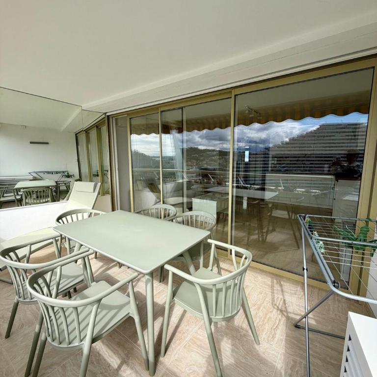 Magnifique 2 pièces Marina Baie des Anges - 4 personnes - Vue Mer et Port - One-Bedroom Apartment - 8