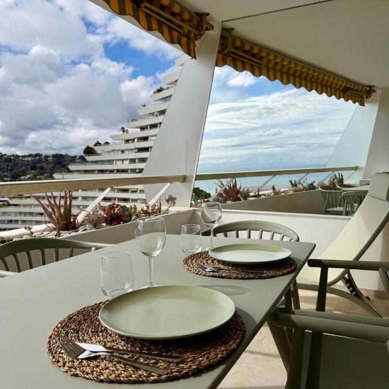 Magnifique 2 pièces Marina Baie des Anges - 4 personnes - Vue Mer et Port - One-Bedroom Apartment - 12