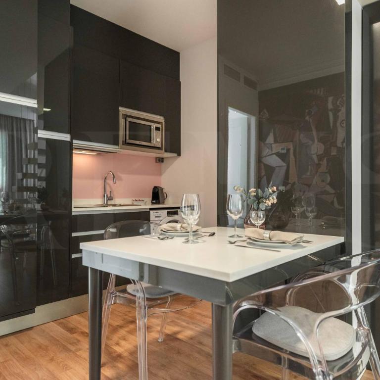 Infinitely Pink Suite Picasso-Inspired REMS - Apartamento con terraza - 4