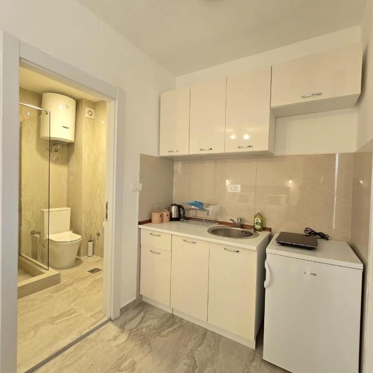 Sienna Apartments Budva - Superior Apartment with Balcony - 5