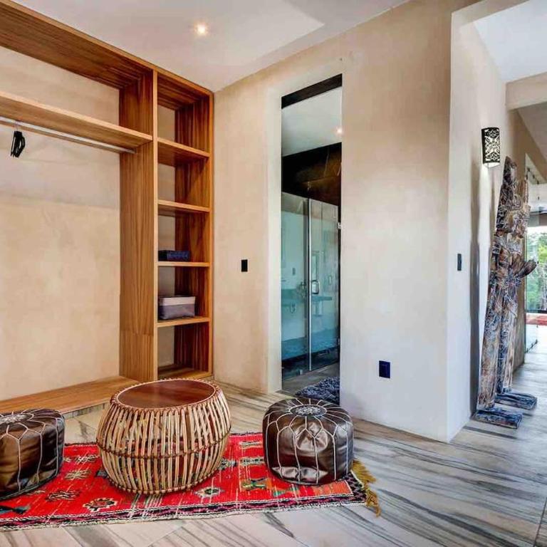 Designer Luxury Villa with Private Pool Oasis - Casa - 26
