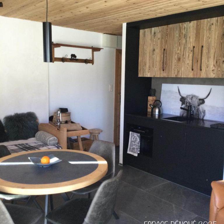 Résidence Les Lupins - Two-Bedroom Apartment - 1