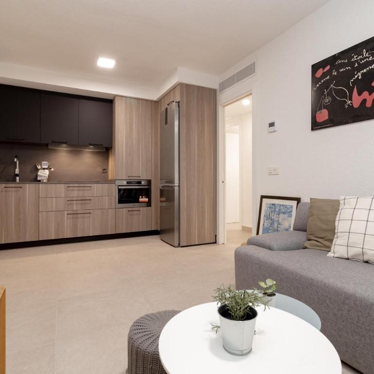 C23 Lovely 4 Bedroom close to Maria Zambrano - Apartamento Deluxe de 4 dormitorios - 10
