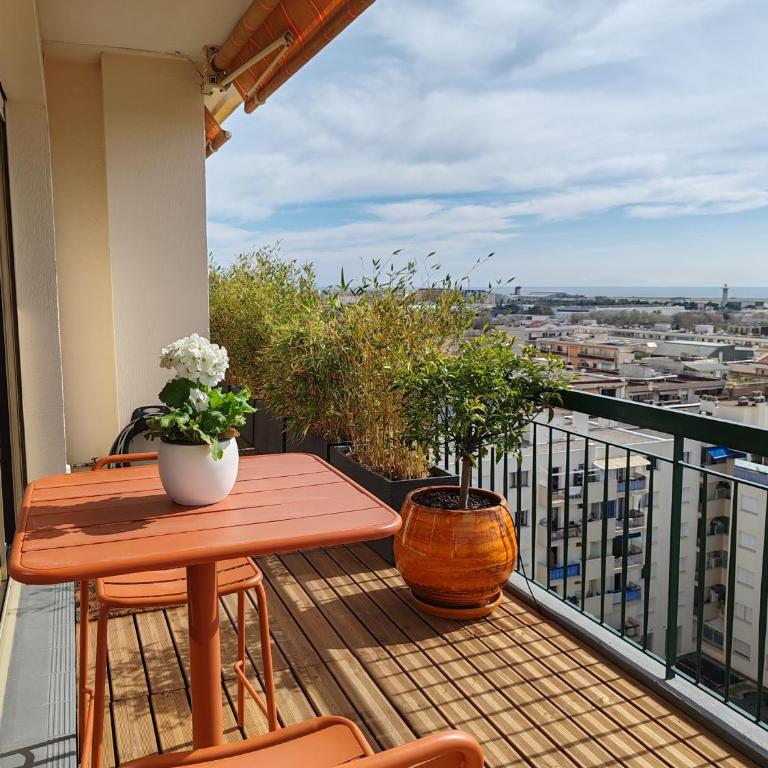 Rooftop, Superbe appartement vue panoramique pour 4 personnes - Two-Bedroom Apartment - 58
