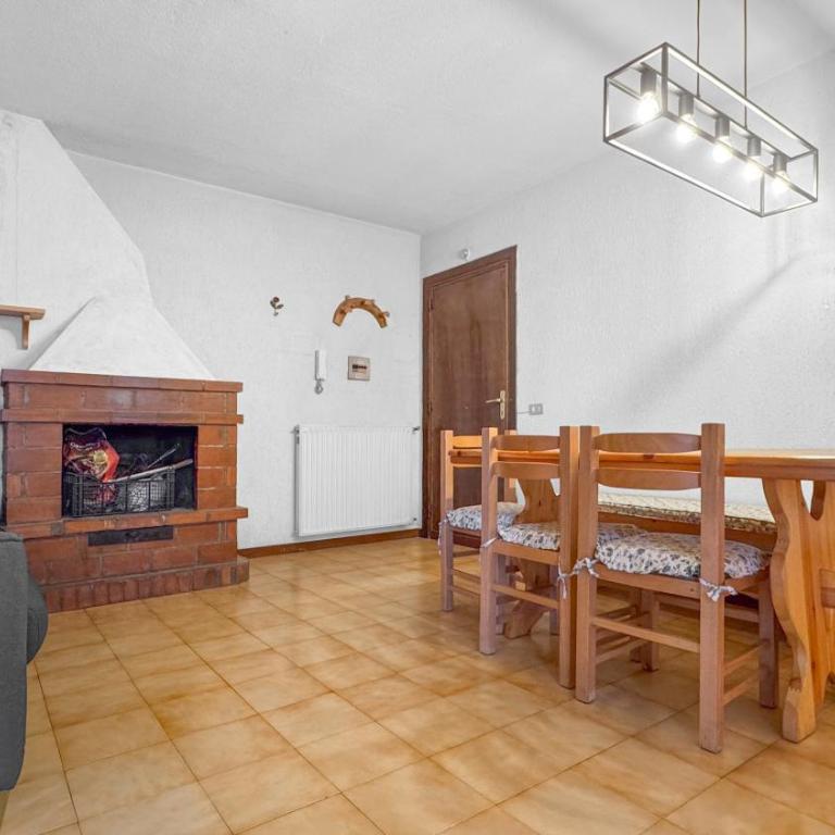 PALAGHIACCIO - 6 posti letto affianco al palaghiaccio di Roccaraso - Two-Bedroom Apartment with Balcony - 6