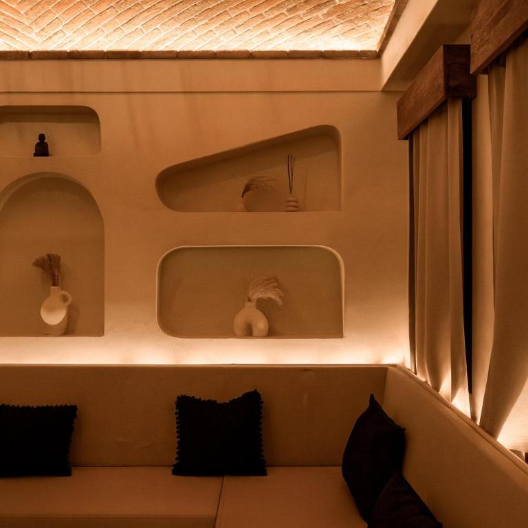 Enigmatic Boutique Hotel - Suite Deluxe - 2