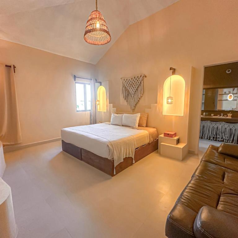 Enigmatic Boutique Hotel - Suite Deluxe - 4