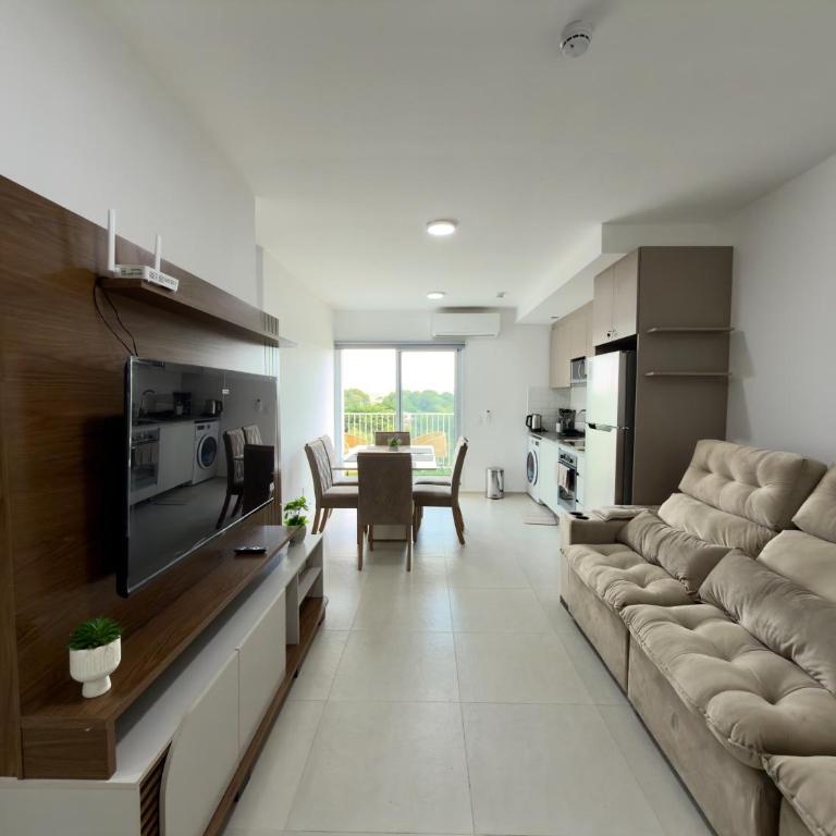 Departamento a 5 min del Aeropuerto Piscina y Terraza - Two-Bedroom Apartment - 5