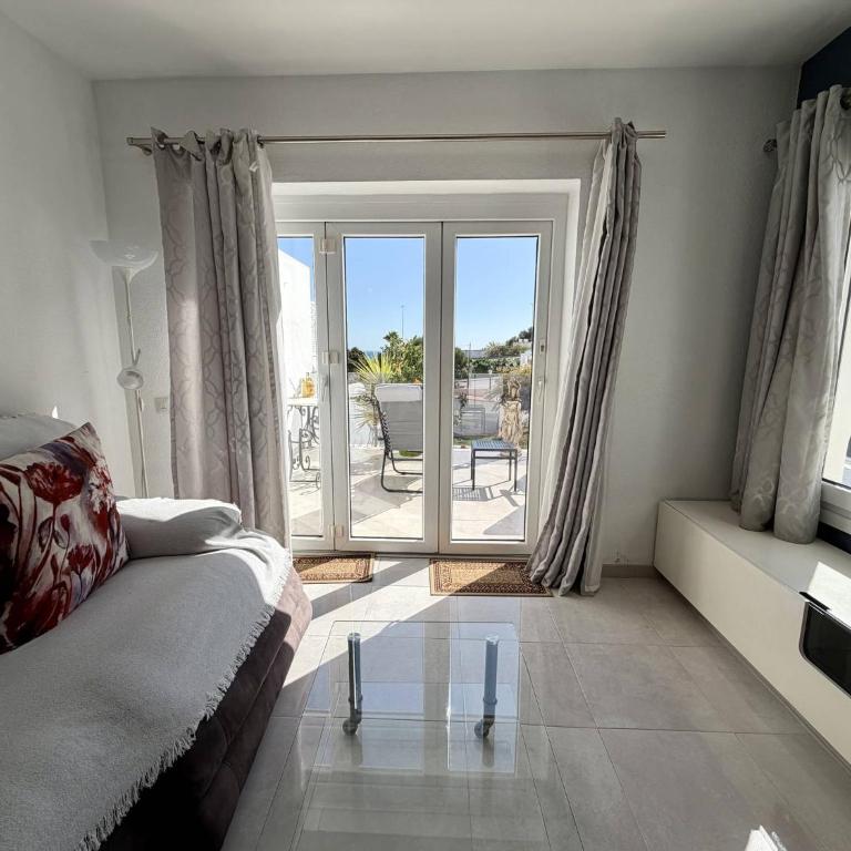 Tropicana 6C - Apartment with Sea Views, Large Terrace and BBQ - Two-Bedroom Apartment with Terrace and Sea View - 2