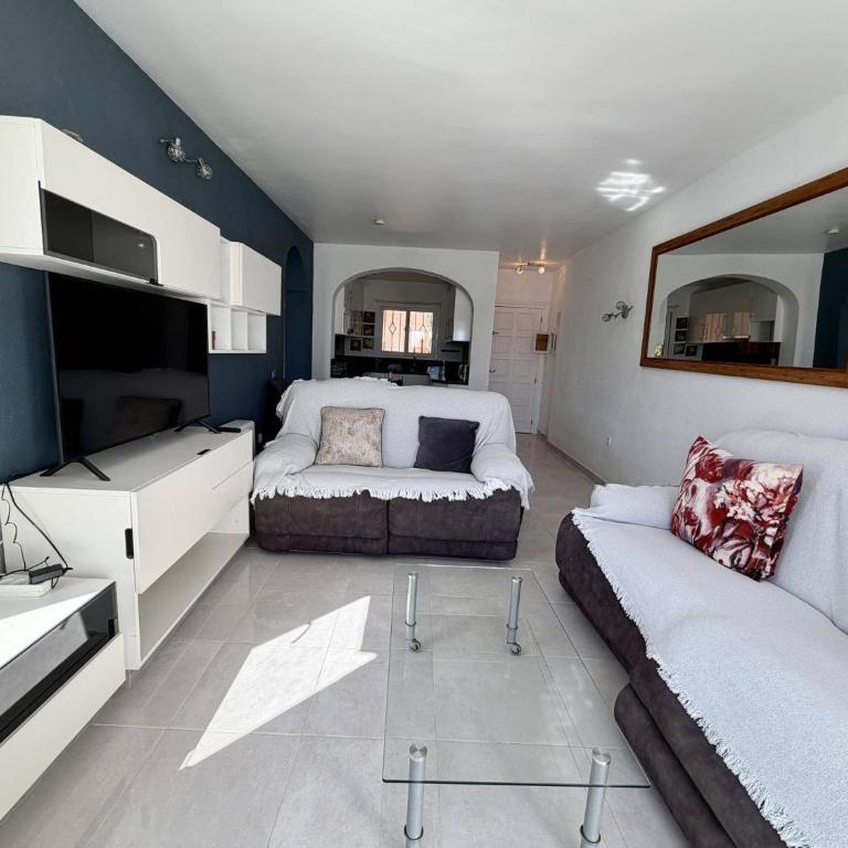 Tropicana 6C - Apartment with Sea Views, Large Terrace and BBQ - Two-Bedroom Apartment with Terrace and Sea View - 7