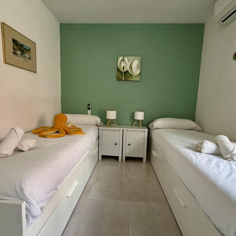Tropicana 6C - Apartment with Sea Views, Large Terrace and BBQ - Two-Bedroom Apartment with Terrace and Sea View - 14