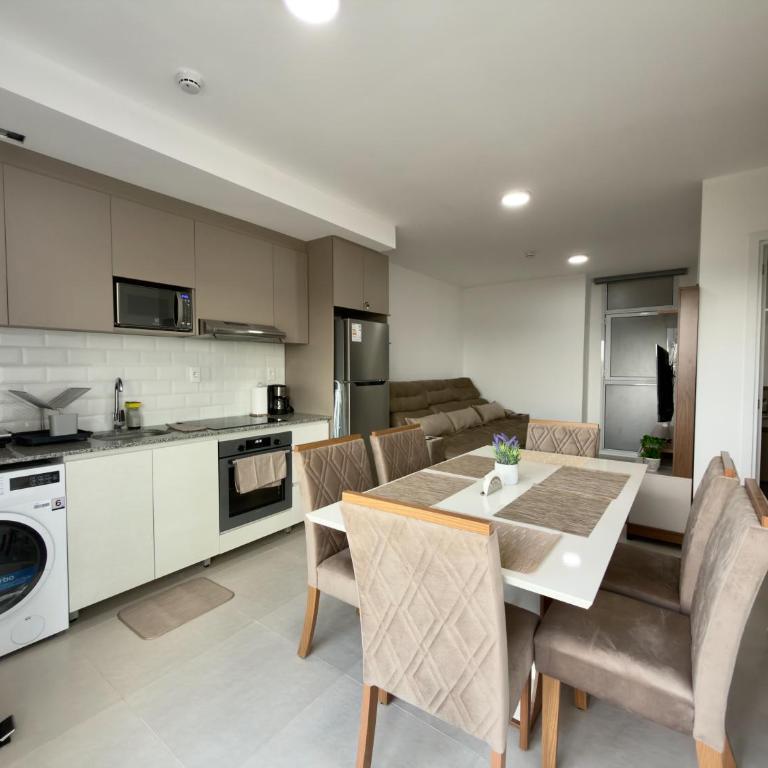 Departamento a 5 min del Aeropuerto Piscina y Terraza - Two-Bedroom Apartment - 14