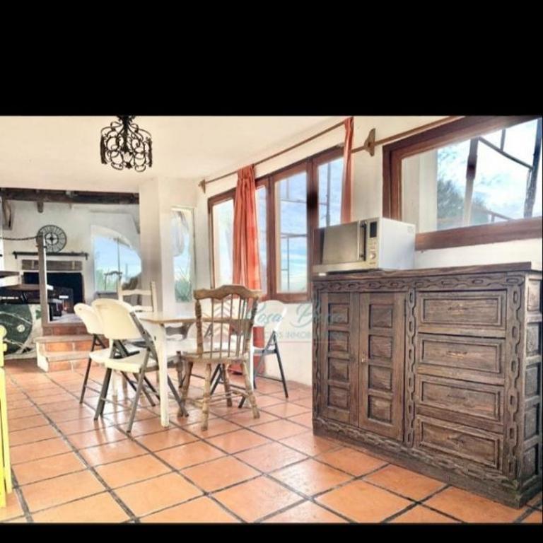 Antigona - Five-Bedroom House - 2