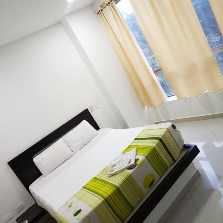 Hotel Laureles Park - Habitación Deluxe - 4