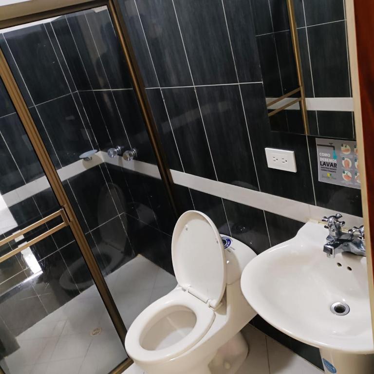 Hotel Laureles Park - Habitación Deluxe - 6
