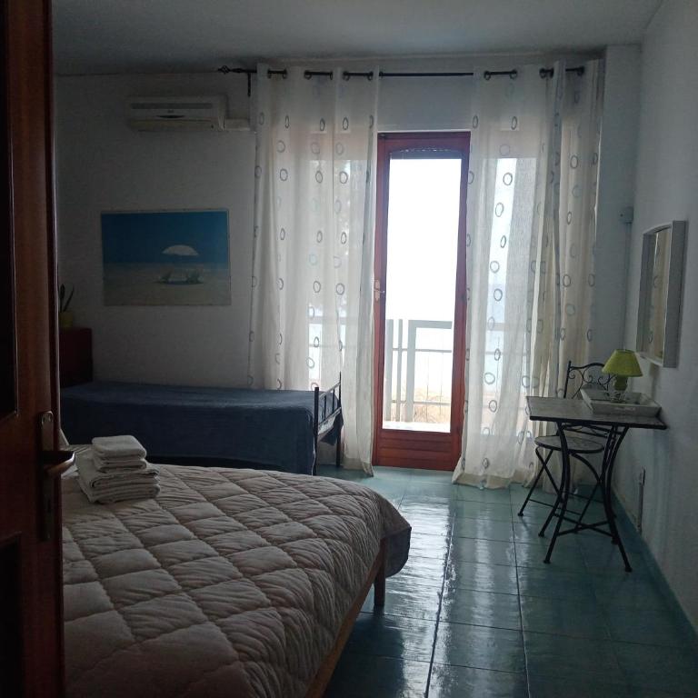 Rocca Mondello Rooms, Beach and Sea - Triple Room with Sea View - 7