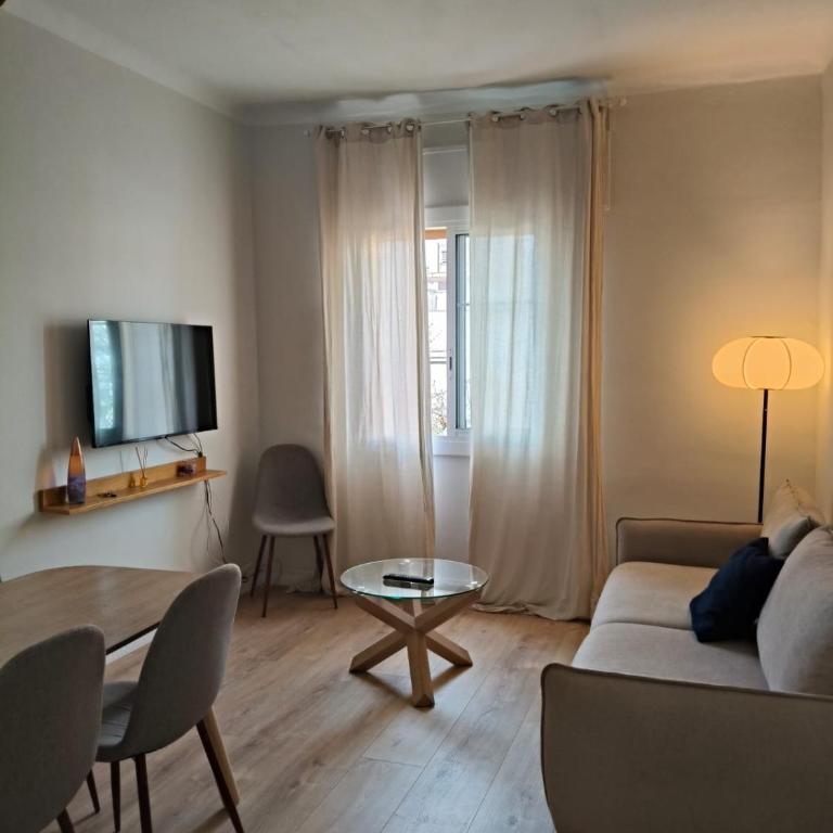 Charming apartment Poblenou beach - Three-Bedroom Standard Apartment - 3