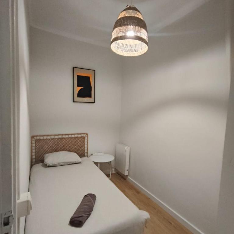 Charming apartment Poblenou beach - Three-Bedroom Standard Apartment - 6