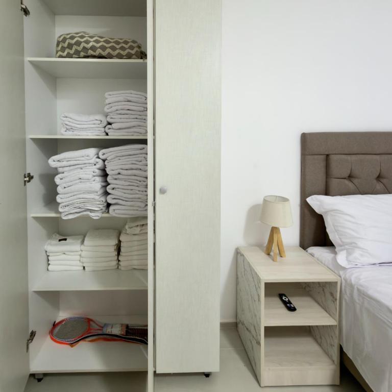 Departamento a 5 min del Aeropuerto Piscina y Terraza - Two-Bedroom Apartment - 38