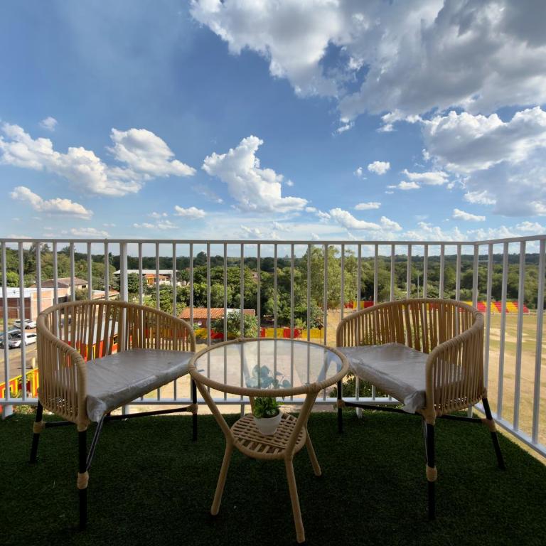 Departamento a 5 min del Aeropuerto Piscina y Terraza - Two-Bedroom Apartment - 35