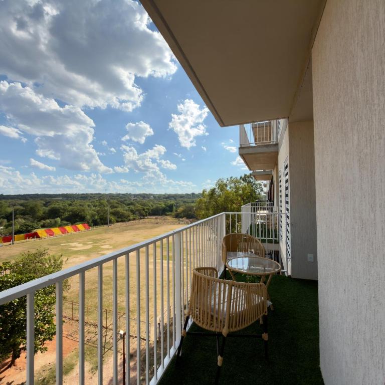 Departamento a 5 min del Aeropuerto Piscina y Terraza - Two-Bedroom Apartment - 37
