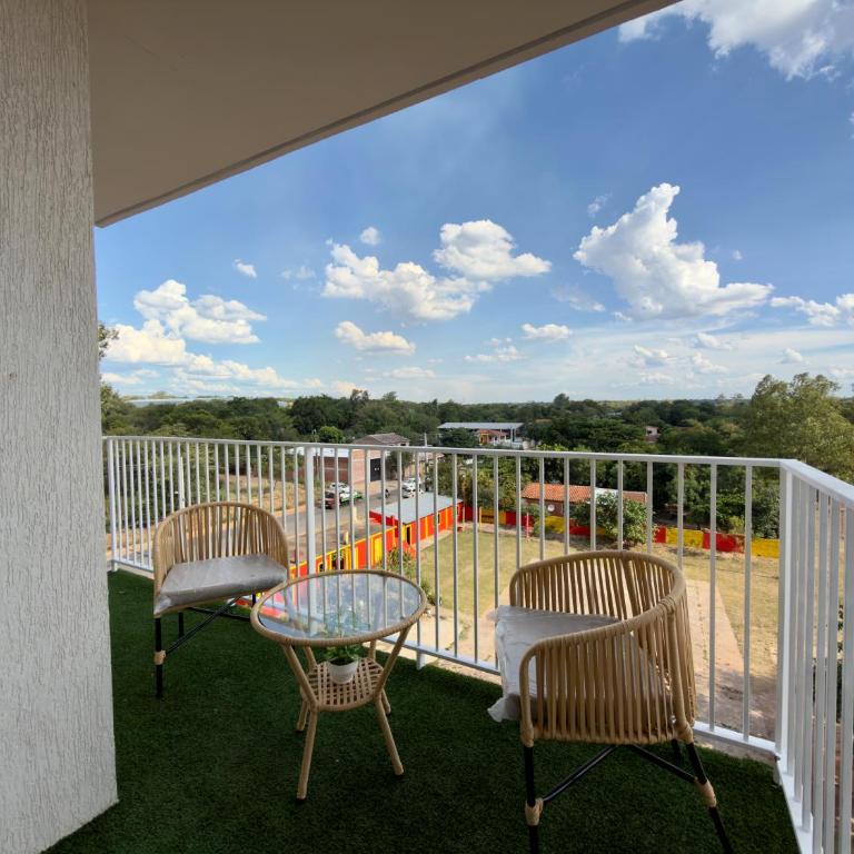 Departamento a 5 min del Aeropuerto Piscina y Terraza - Two-Bedroom Apartment - 39