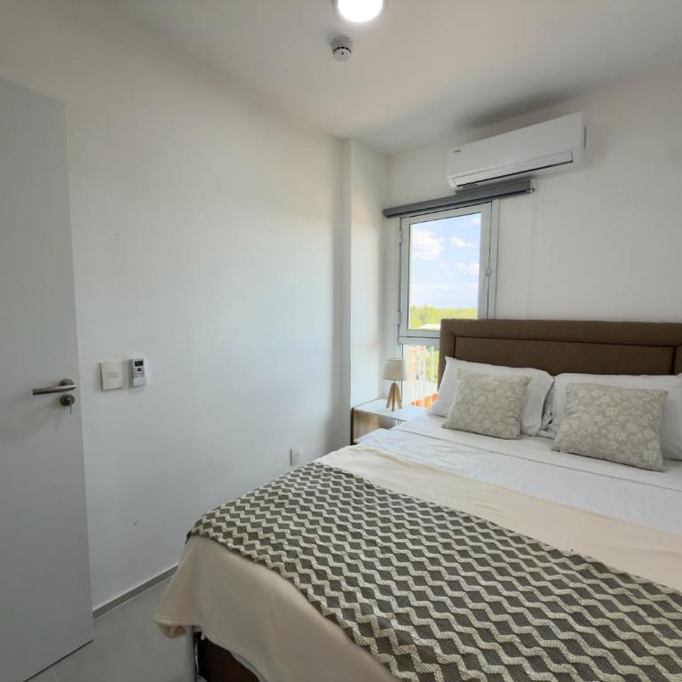 Departamento a 5 min del Aeropuerto Piscina y Terraza - Two-Bedroom Apartment - 40