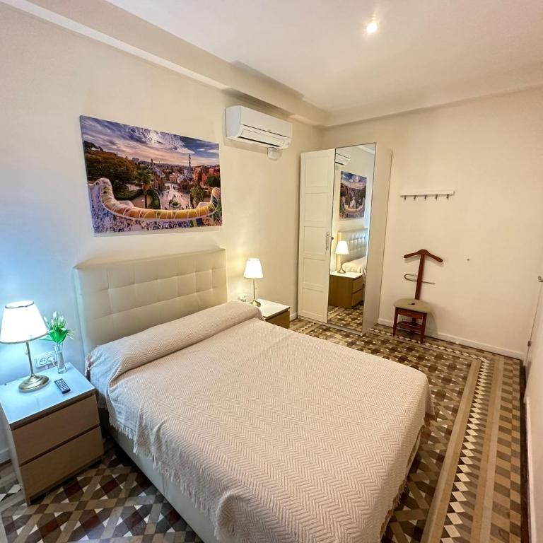 Habitaciones Balmes - Standard Double Room with Shared Bathroom - 7