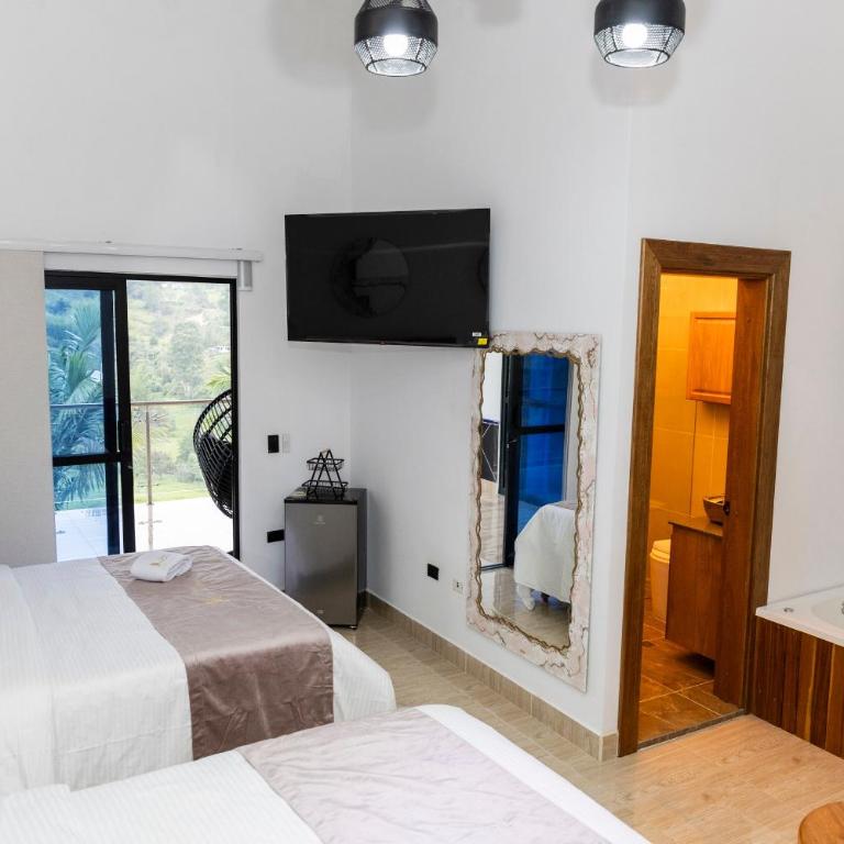 Ecohotel Dubai del Oriente - Family Room - 10