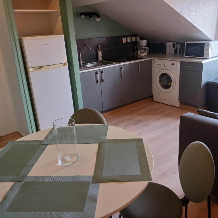 Cosy charmant T2 Stationnement gratuit - Apartment mit 1 Schlafzimmer - 3