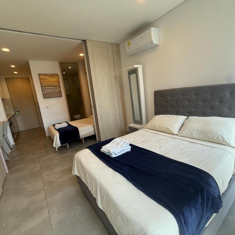 Salguero Suites by Colproperty Management - Family Studio - 20