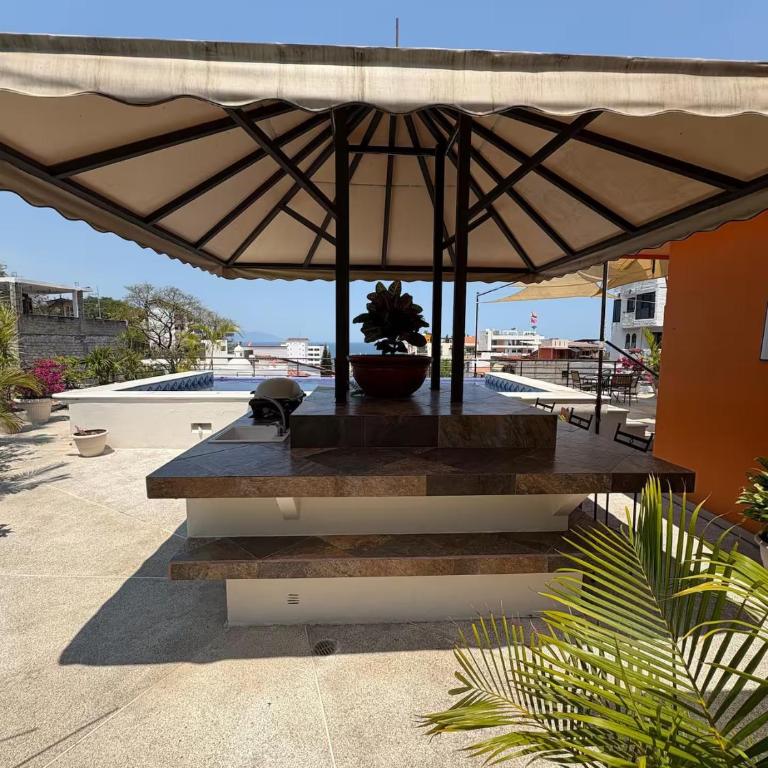 Private Retreat for Remote Workers - and Lovers - One-Bedroom Apartment - 18