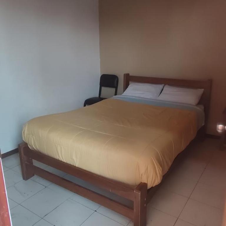 Peter's Hostel - Standard Double Room with Shared Bathroom - 4