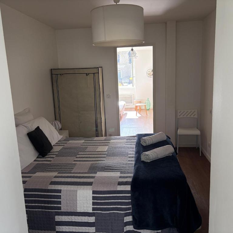 Studio cosy centre Pau proche gare lit Queen - Appartement 1 Chambre - 11