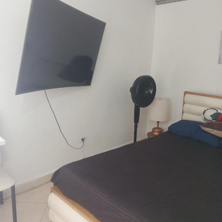 Acogedor apartaestudio privado cerca de Laureles y Pueblito Paisa, Excelente ubicación - Apartamento de 1 dormitorio - 4