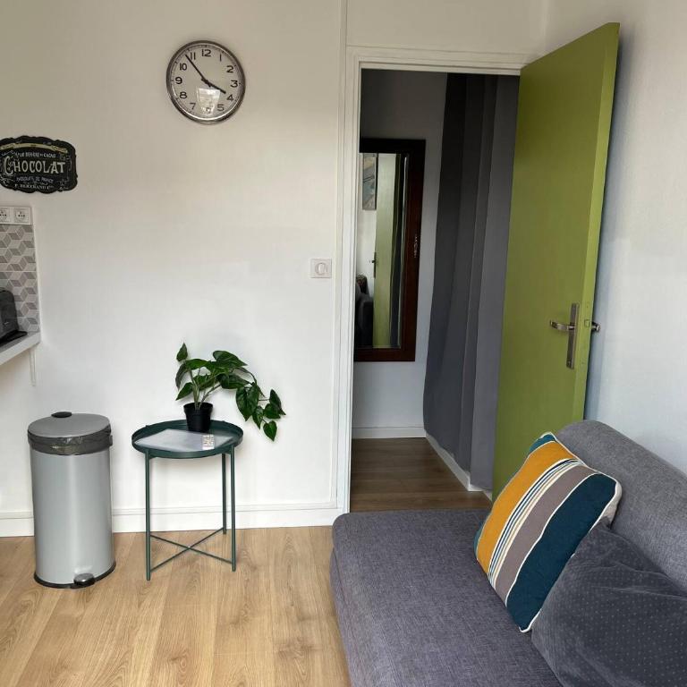 Appartement T2, très bien équipé, avec terrasse, jardin, et accès piscine, rénovation mars 2026 - One-Bedroom Apartment - 3