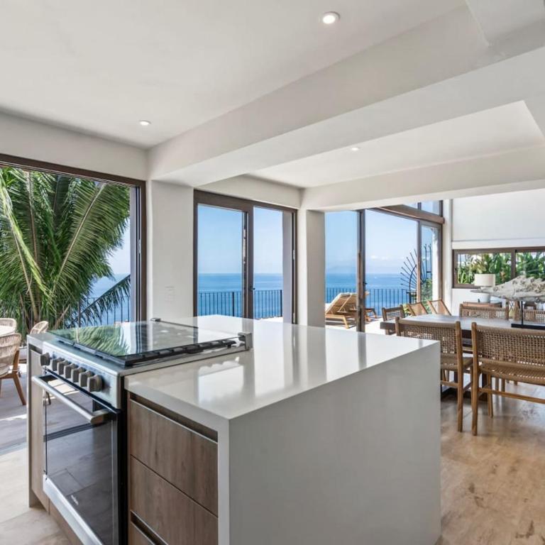 Ocean View Villa Private Pool by Zona Romantica - Vacation Home - 9