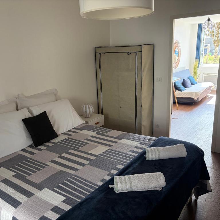 Studio cosy centre Pau proche gare lit Queen - Appartement 1 Chambre - 7