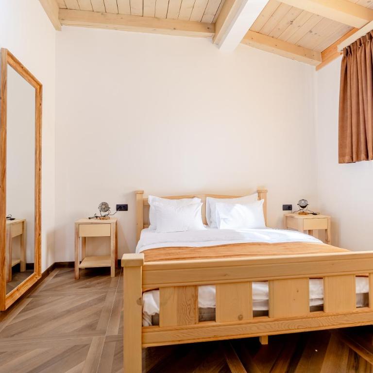 River Bridge Hotel - Standard Double Room - 1