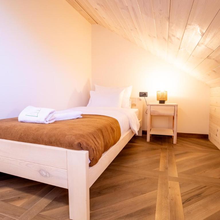 River Bridge Hotel - Standard Triple Room - 4