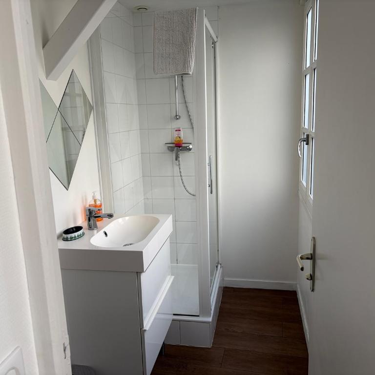 Studio cosy centre Pau proche gare lit Queen - Appartement 1 Chambre - 9