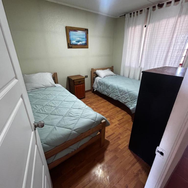 Alojamiento corporativo para grupos grandes Calama - Six-Bedroom House - 3